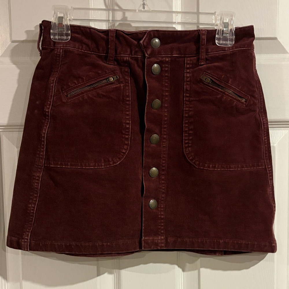 American Eagle‎ Outfitters Women's Burgundy Corduroy Skirt size 0